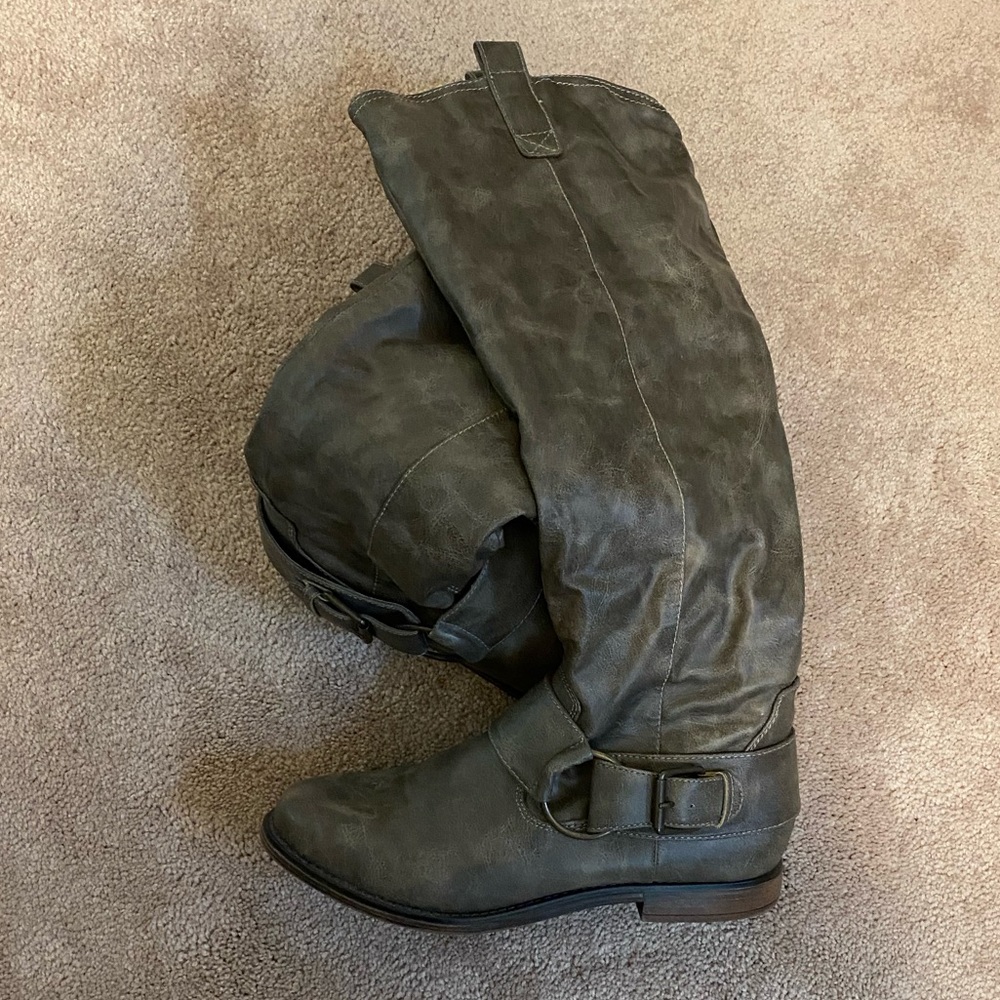 Knee high green-grey boots